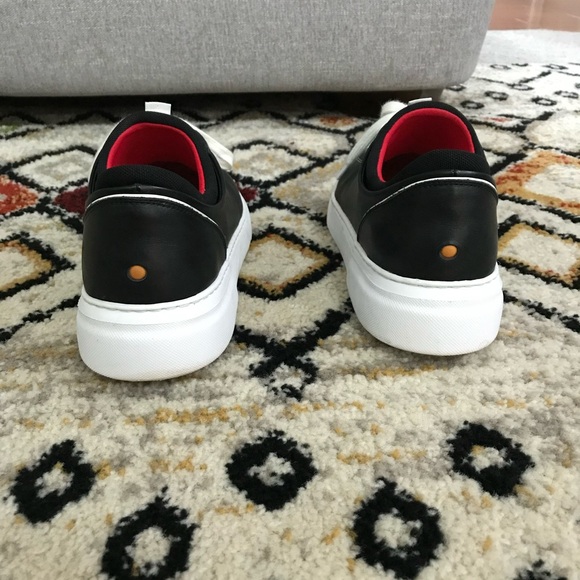 SAMUEL HUBBARD Flight Solo - Picture 5 of 11